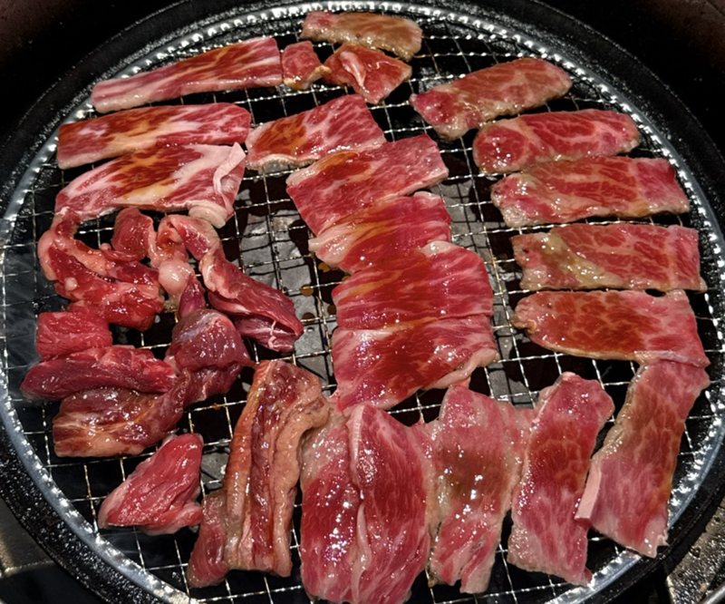 Prime kalbi on the grill
