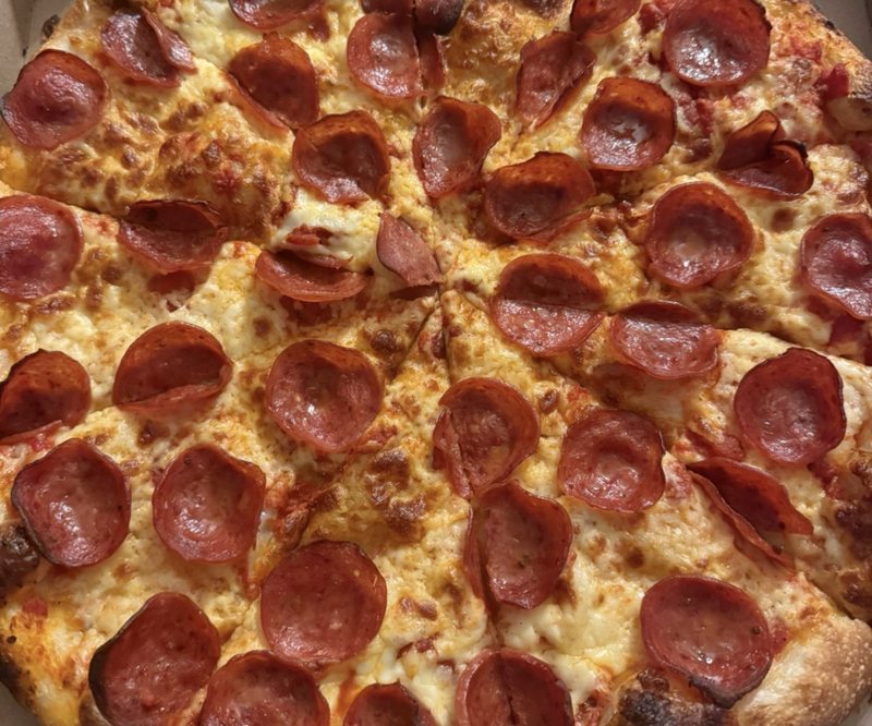 Large pepperoni pizza